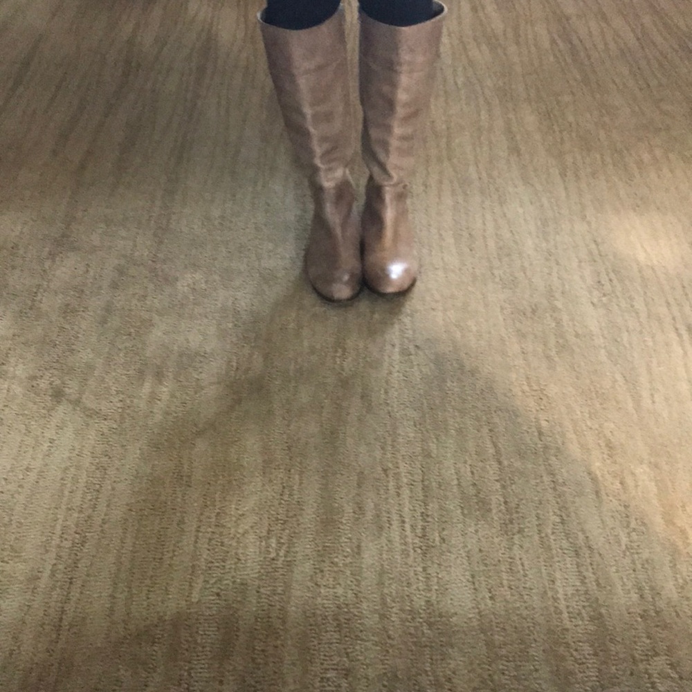 Light tan flat boots